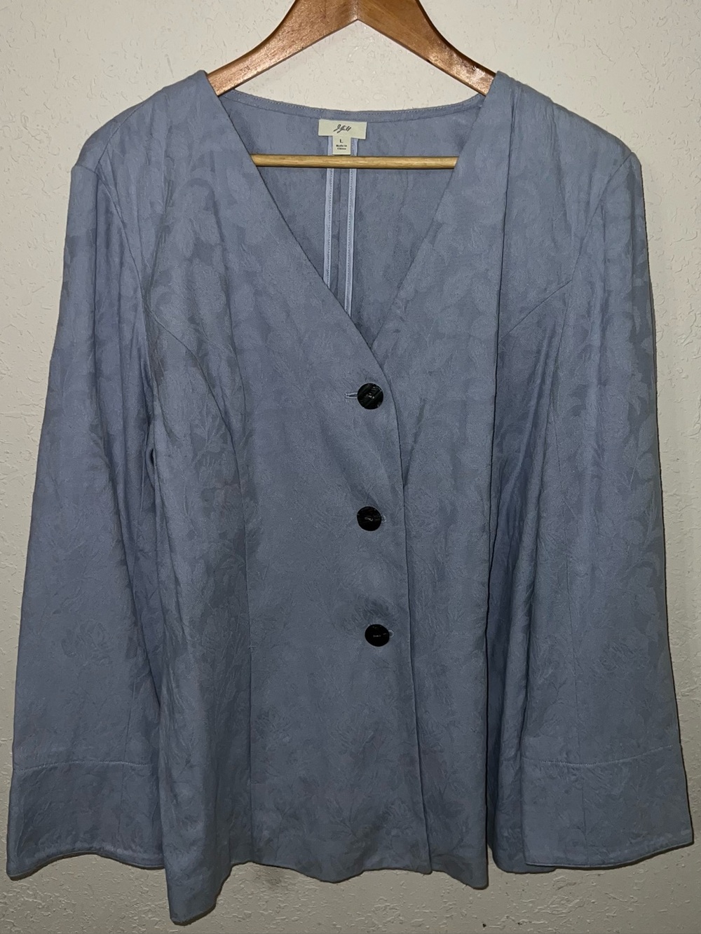 J. JILL Jacket Blue
Textured Floral Cotton/Linen Blazer
Pockets Size Large.